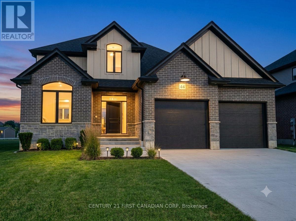 44 Kelly Drive, Zorra (Thamesford), ON - Outdoor With Facade