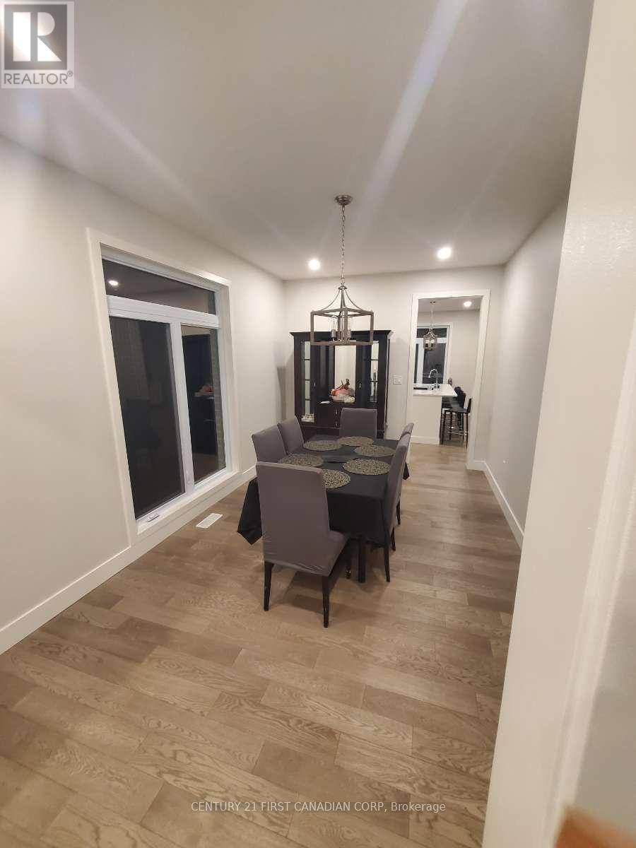44 Kelly Drive, Zorra (Thamesford), ON - Indoor Photo Showing Other Room