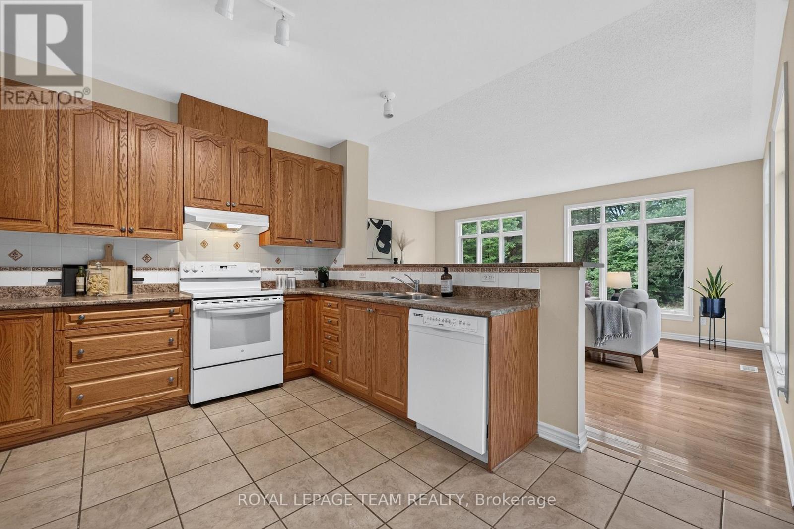 88 Osprey Crescent, Ottawa, ON - Indoor Photo Showing Kitchen