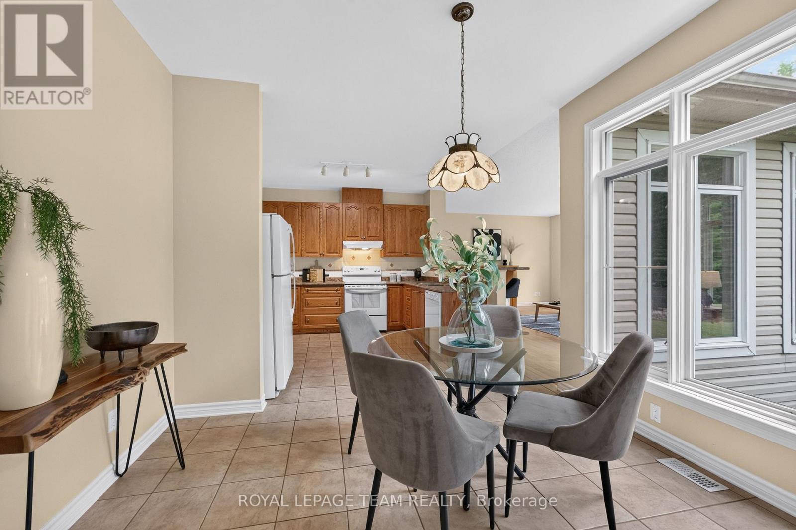 88 Osprey Crescent, Ottawa, ON - Indoor Photo Showing Dining Room
