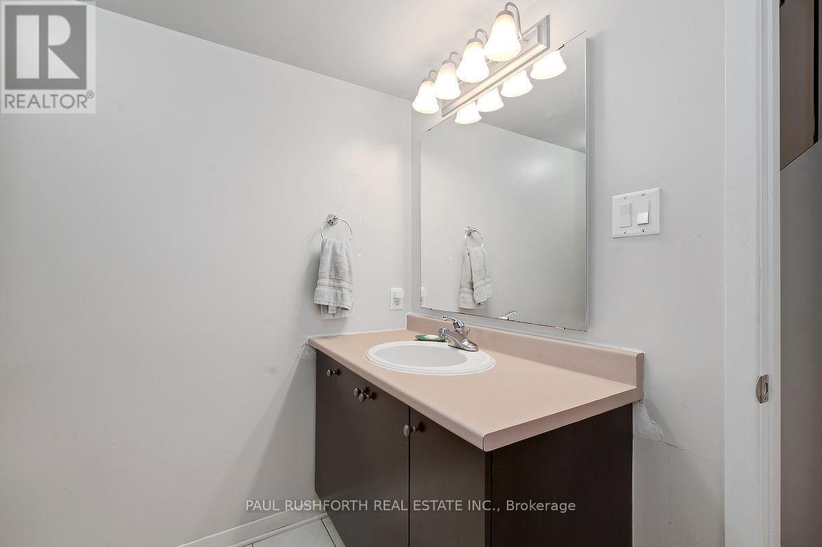 4 Piece Bathroom - 3 - 795 Montreal Road, Ottawa, ON - Indoor Photo Showing Bathroom