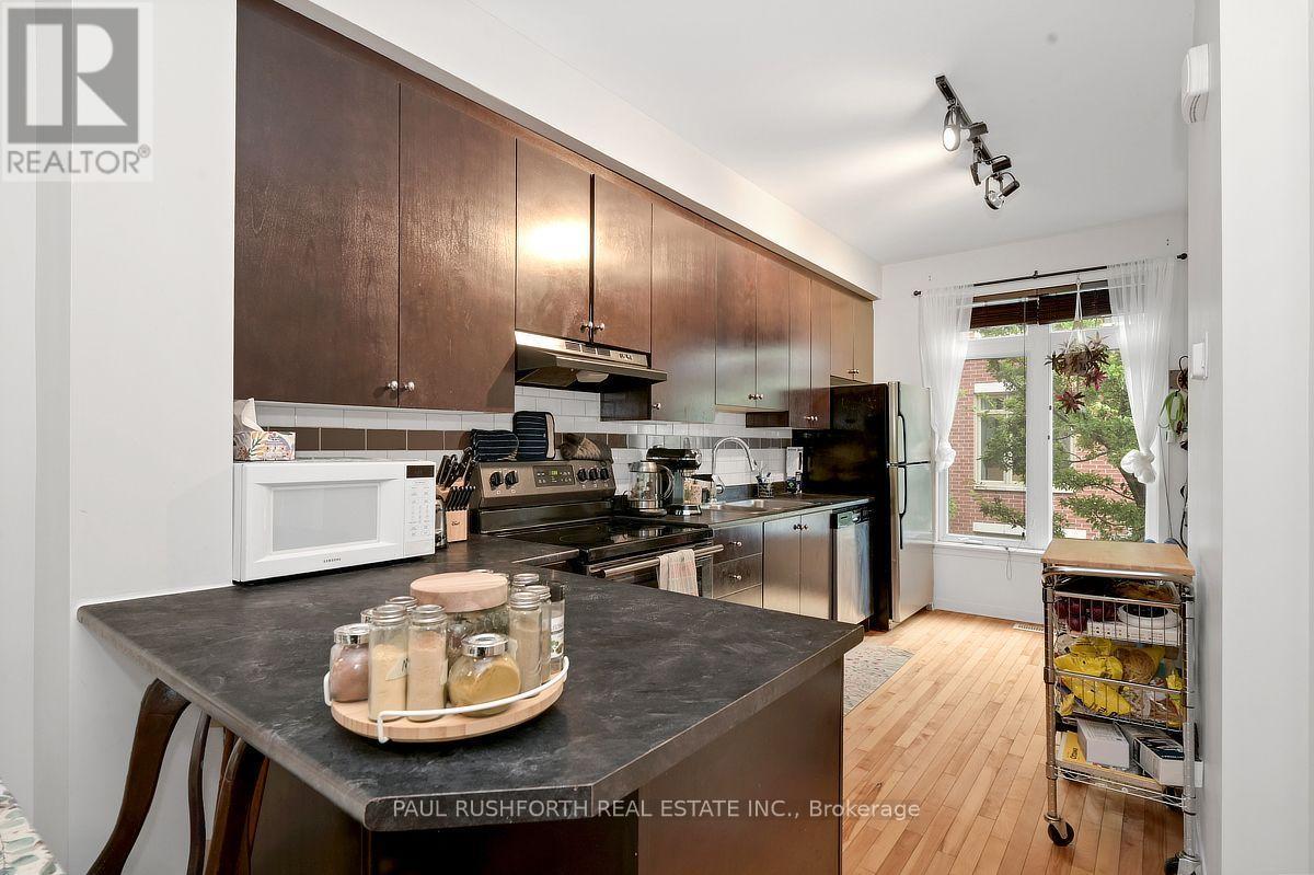 Kitchen - 3 - 795 Montreal Road, Ottawa, ON - Indoor Photo Showing Kitchen