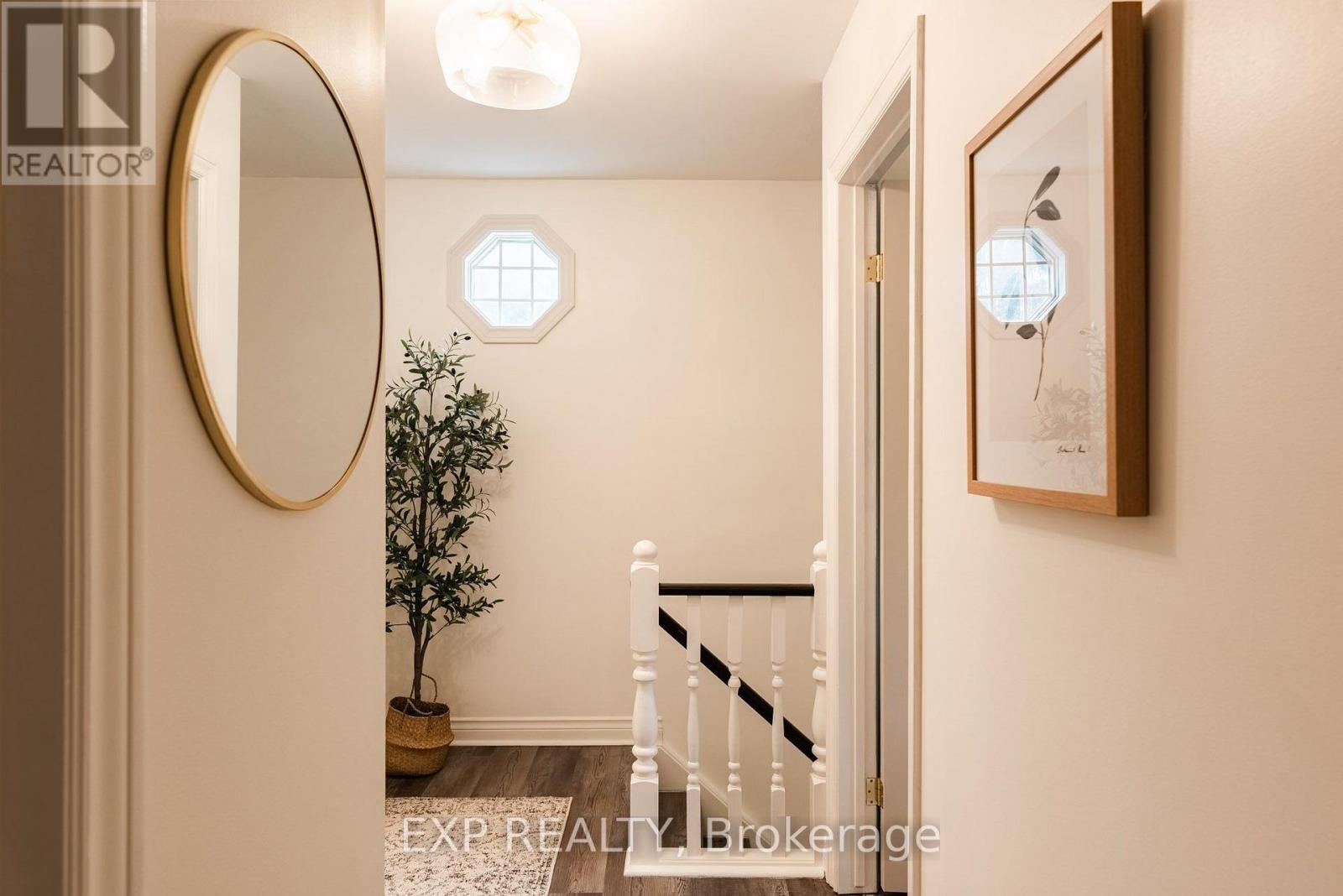 2nd floor hallway - 55 Forest Hill Crescent, Pelham (Fonthill), ON - Indoor Photo Showing Other Room