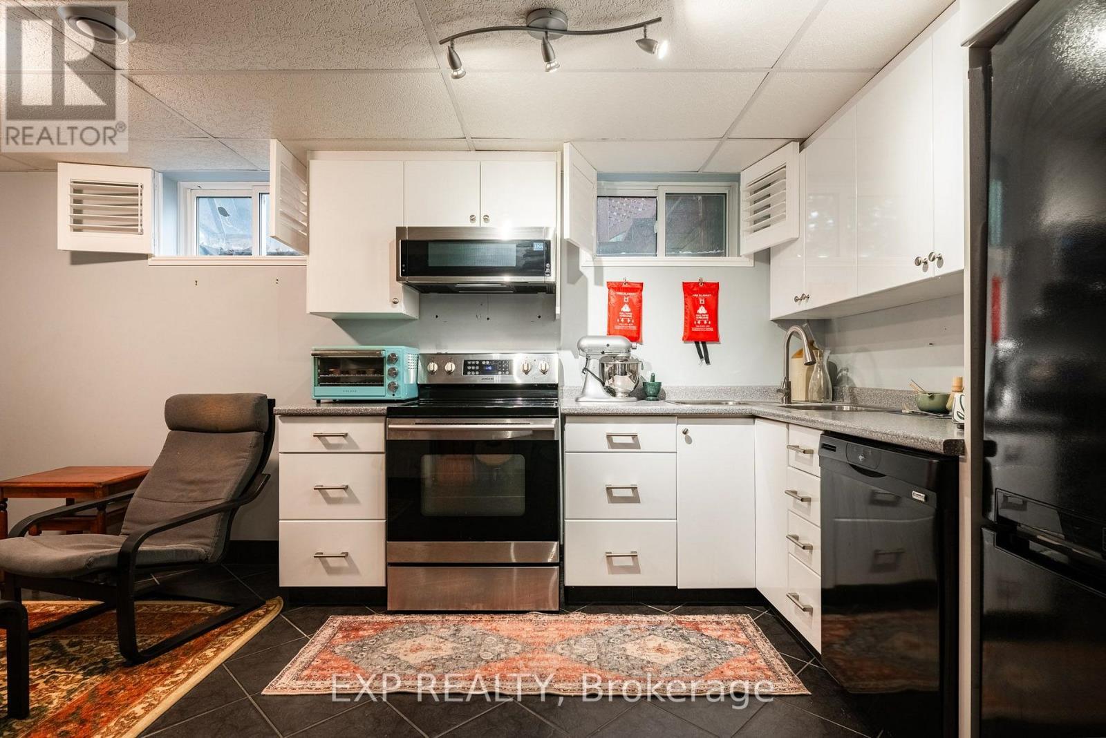 Basement kitchen - 55 Forest Hill Crescent, Pelham (Fonthill), ON - Indoor Photo Showing Kitchen