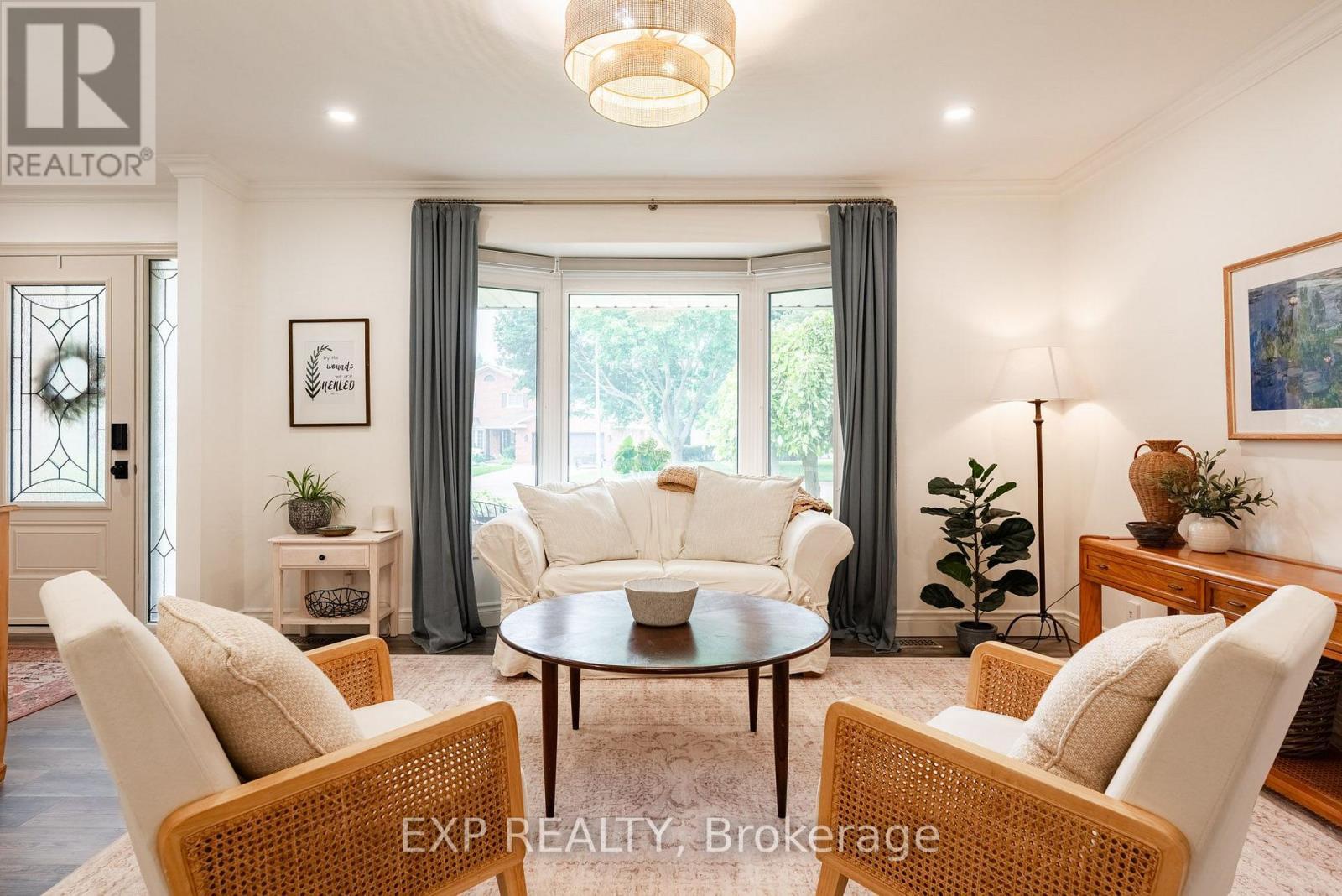 Sitting room - 55 Forest Hill Crescent, Pelham (Fonthill), ON - Indoor Photo Showing Living Room