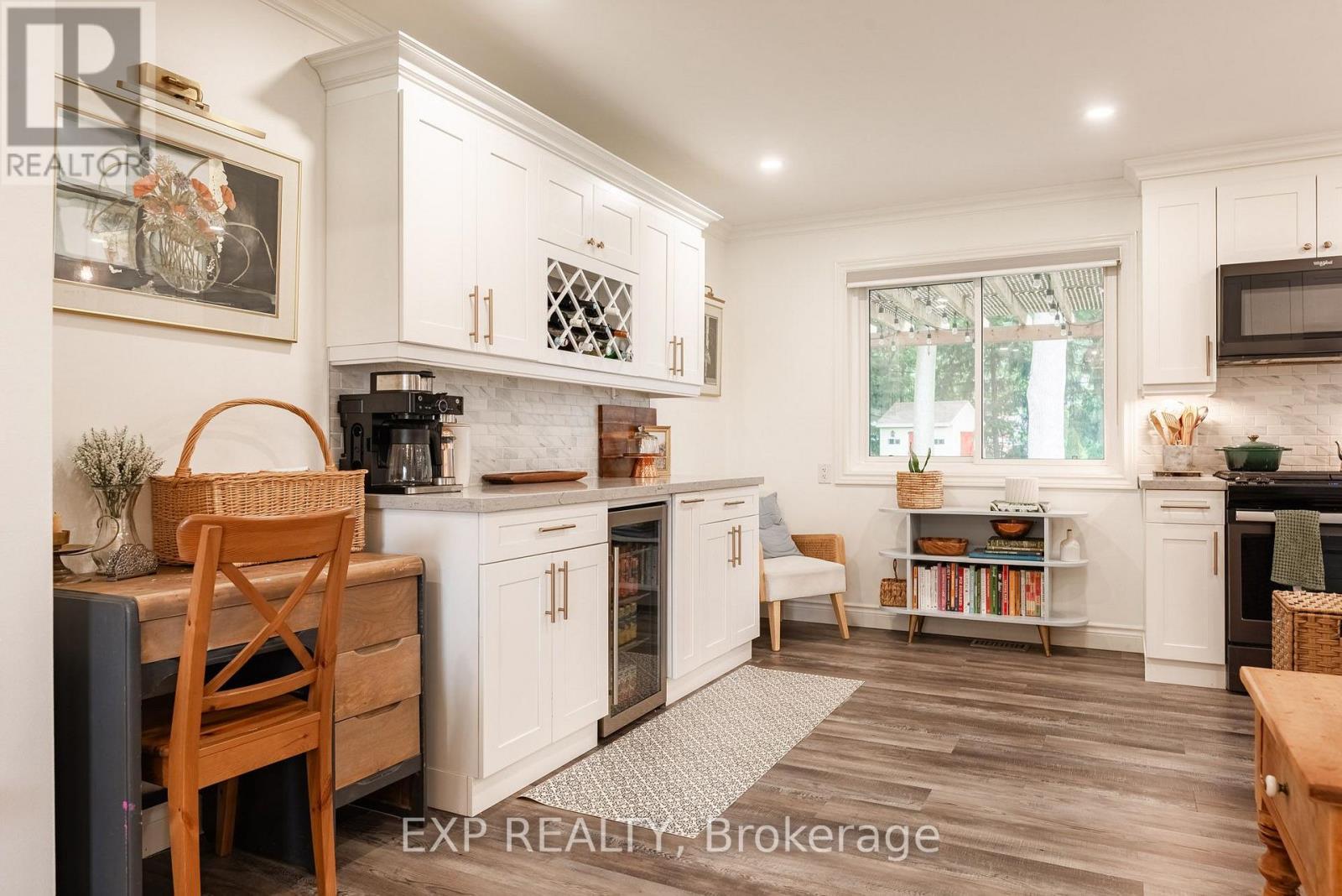 Coffee nook - 55 Forest Hill Crescent, Pelham (Fonthill), ON - Indoor Photo Showing Kitchen