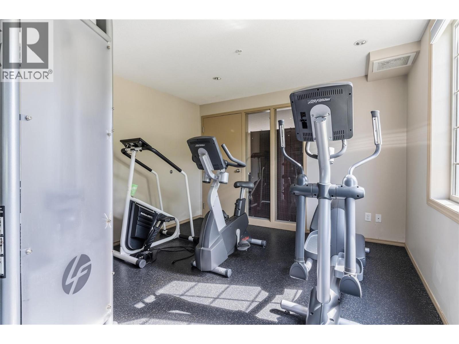 1875 Country Club Drive Unit# 1405, Kelowna, BC - Indoor Photo Showing Gym Room