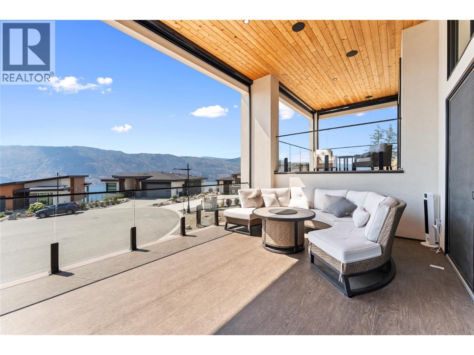 9815 Beacon Hill Crescent, Lake Country, BC - Outdoor With Deck Patio Veranda With Exterior