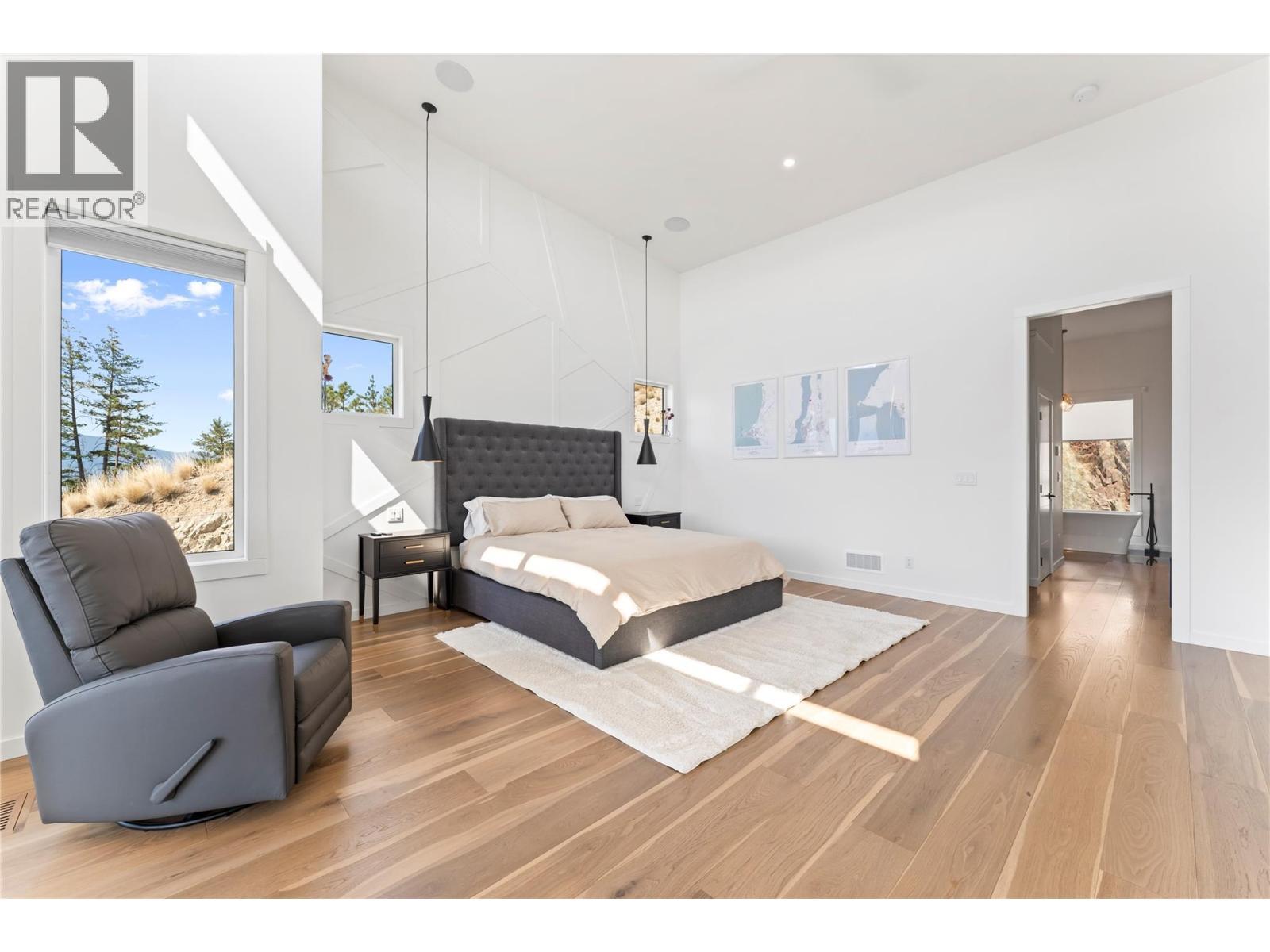 9815 Beacon Hill Crescent, Lake Country, BC - Indoor
