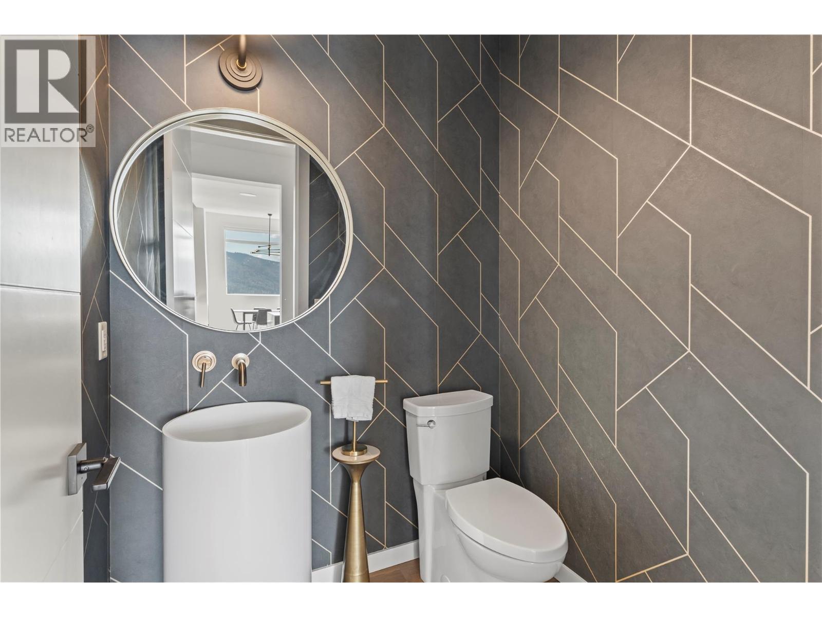 9815 Beacon Hill Crescent, Lake Country, BC -