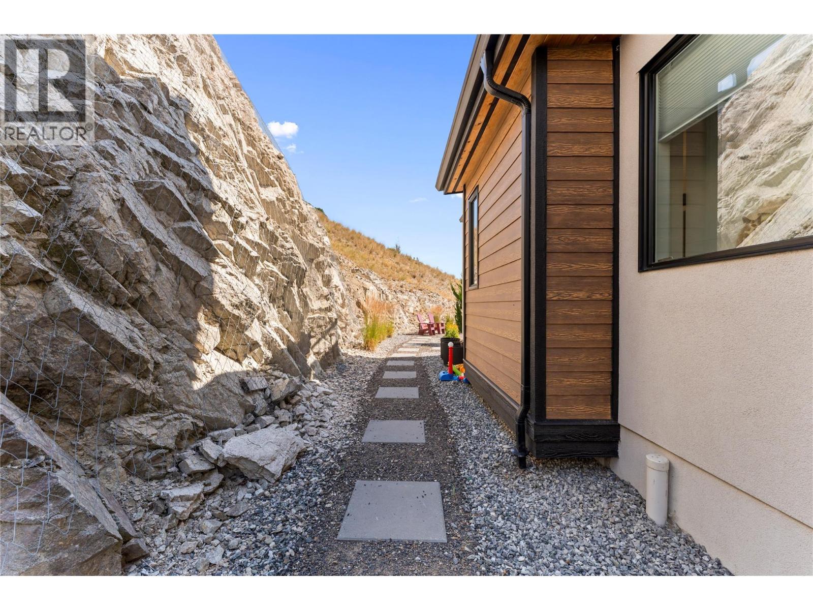 9815 Beacon Hill Crescent, Lake Country, BC - Outdoor With Exterior