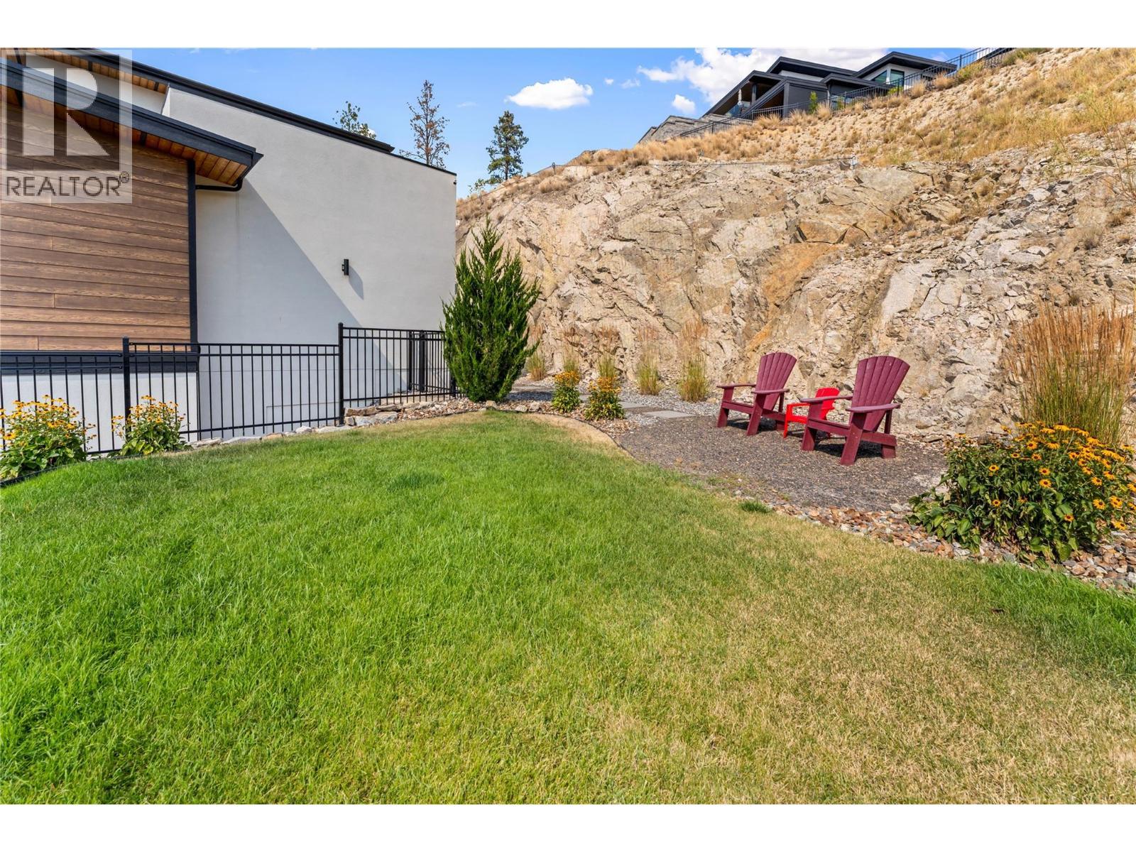 9815 Beacon Hill Crescent, Lake Country, BC - Outdoor