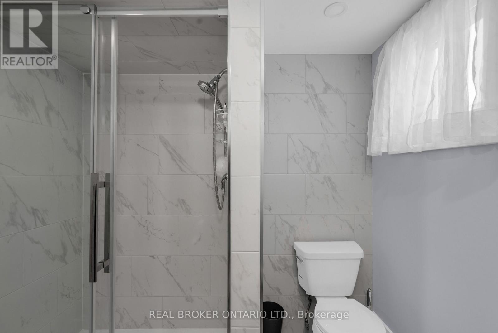 975 Sunnidale Road, Springwater, ON - Indoor Photo Showing Bathroom