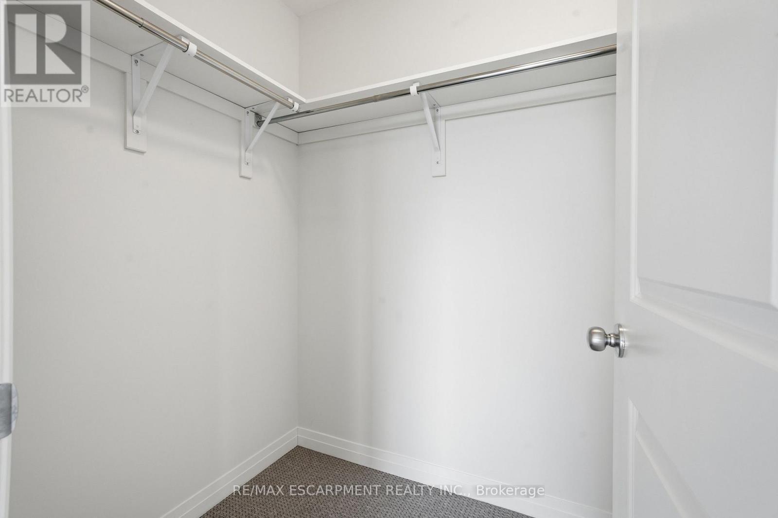 33 - 155 Equestrian Way, Cambridge, ON - Indoor With Storage