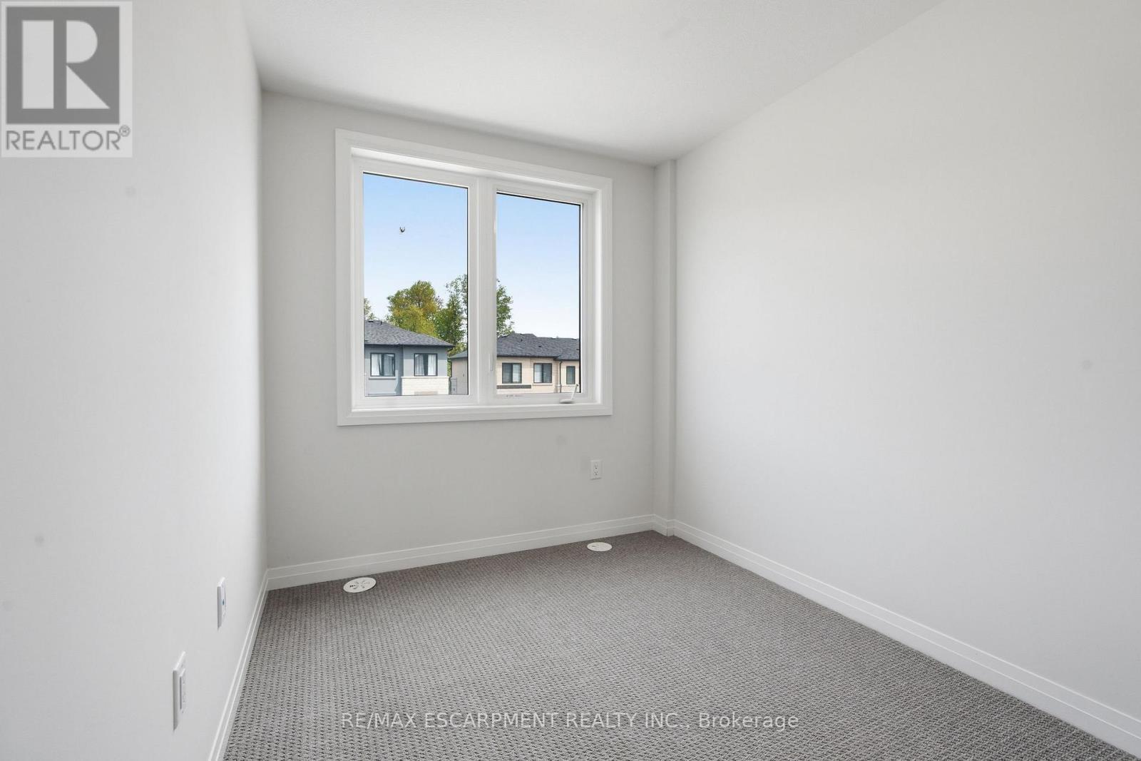 33 - 155 Equestrian Way, Cambridge, ON - Indoor Photo Showing Other Room