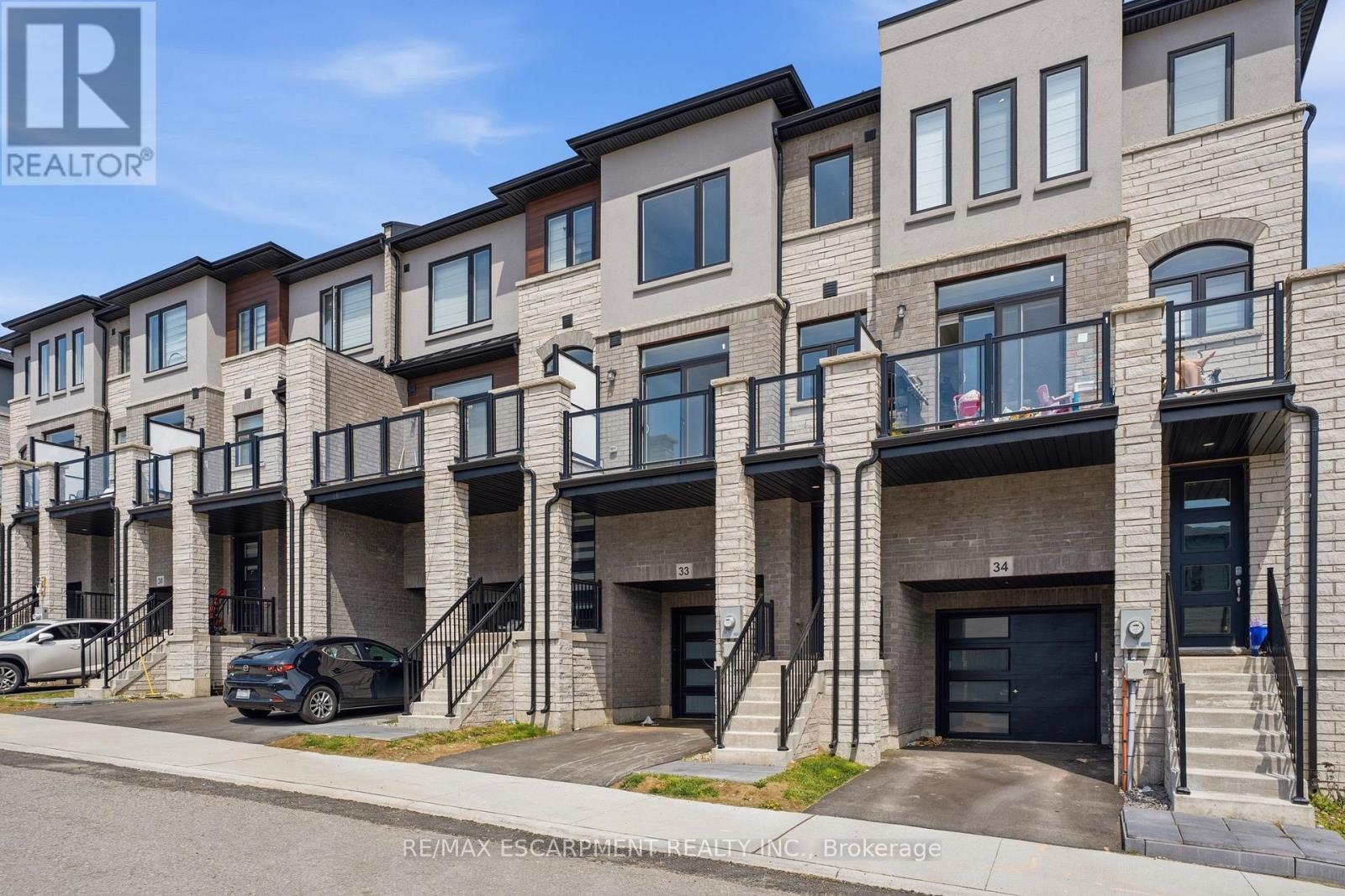 33 - 155 Equestrian Way, Cambridge, ON - Outdoor With Facade