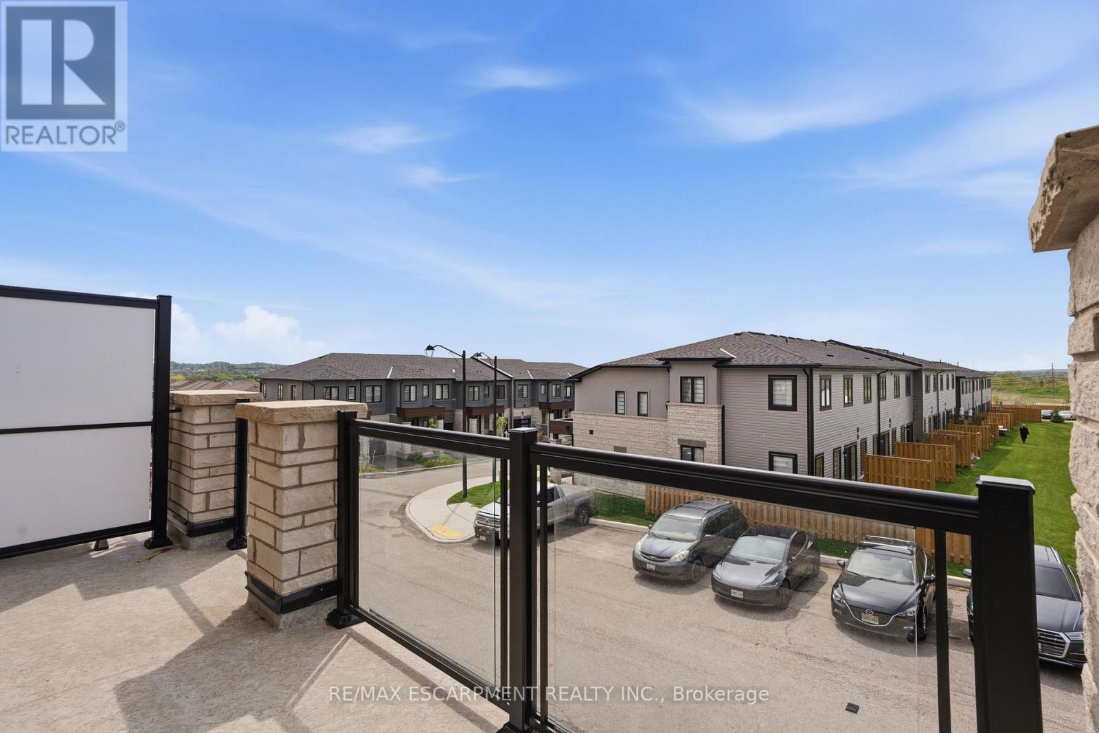33 - 155 Equestrian Way, Cambridge, ON - Outdoor With Balcony With Exterior