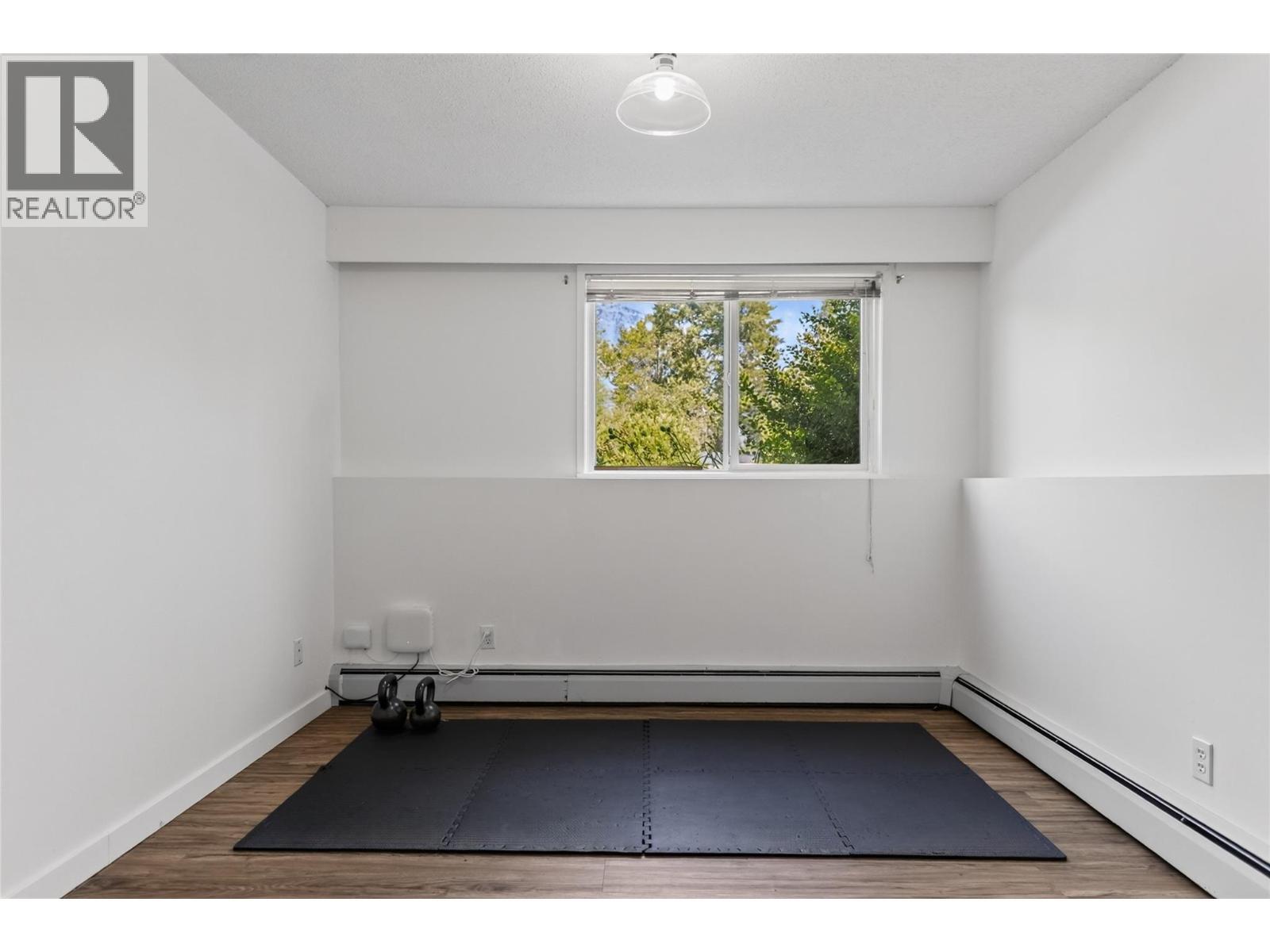 40 Ridgemont Avenue Unit# 101, Fernie, BC - Indoor Photo Showing Other Room