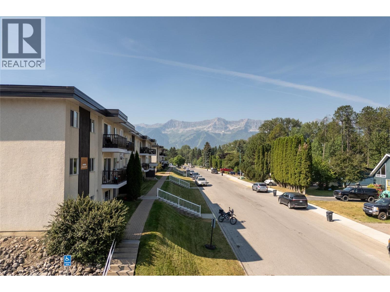 40 Ridgemont Avenue Unit# 101, Fernie, BC - Outdoor With View