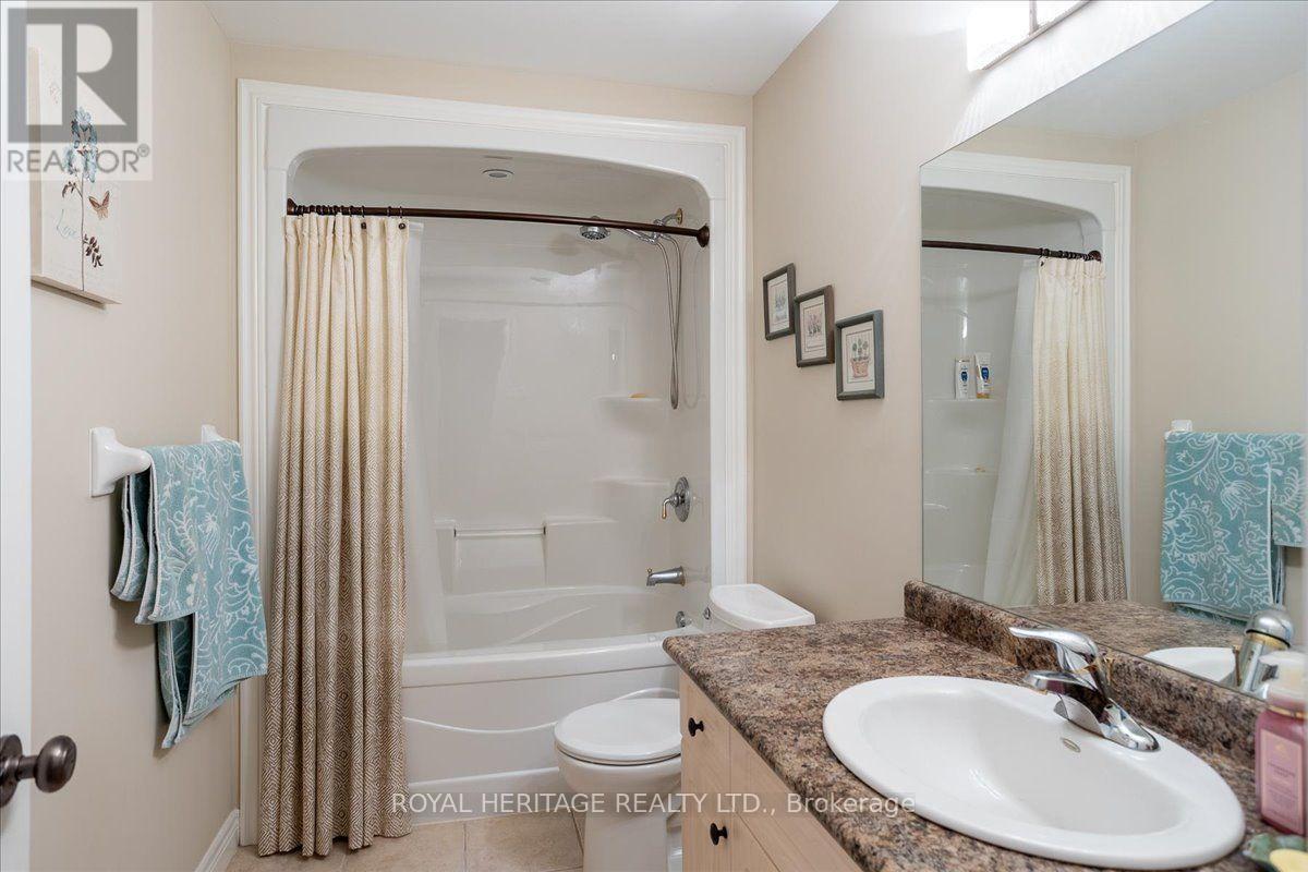 L/L 4 PIECE - 85 South Harbour Drive, Kawartha Lakes (Bobcaygeon), ON - Indoor Photo Showing Bathroom