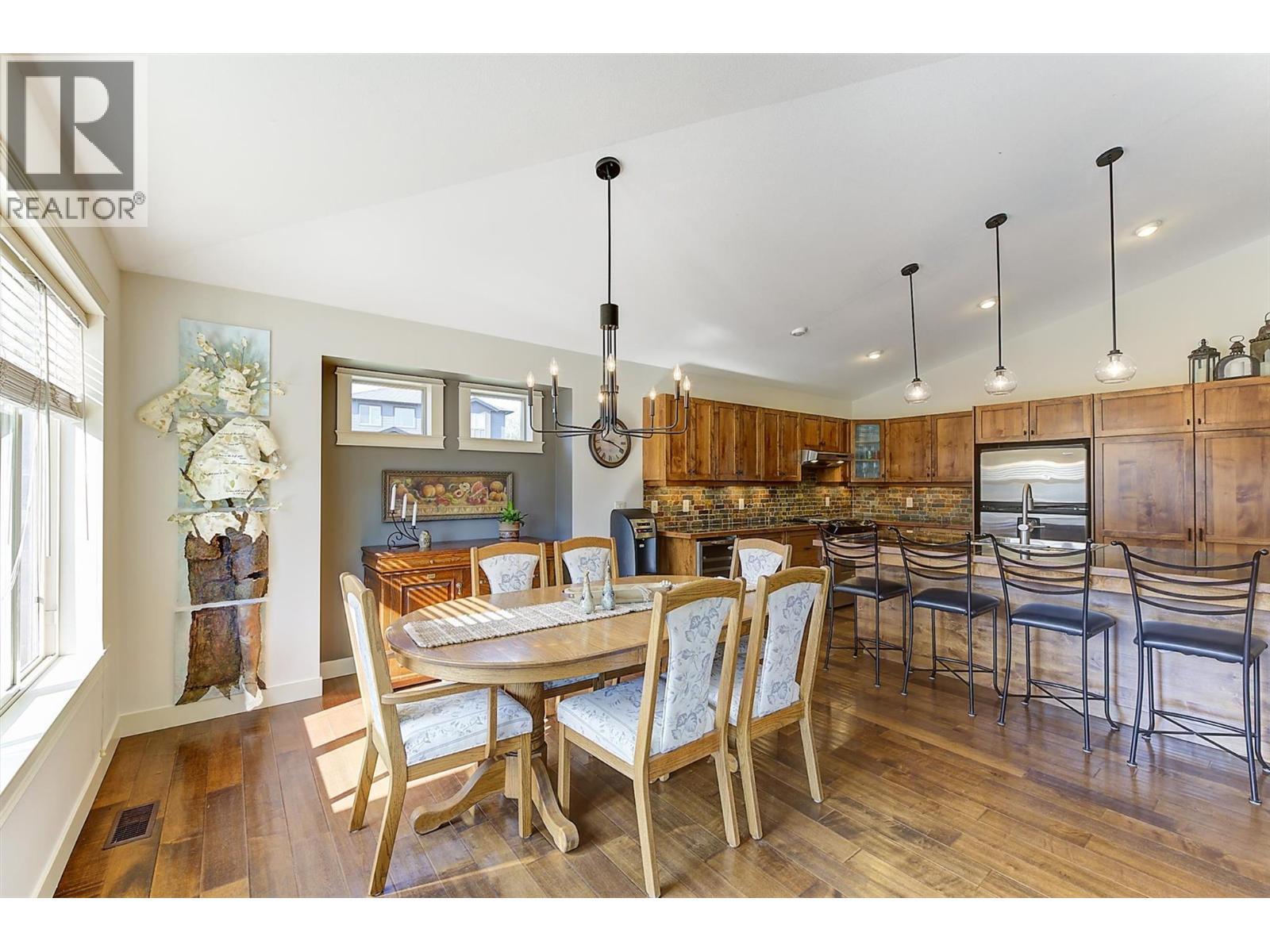 12931 East Ridge Drive, Lake Country, BC - Indoor Photo Showing Dining Room