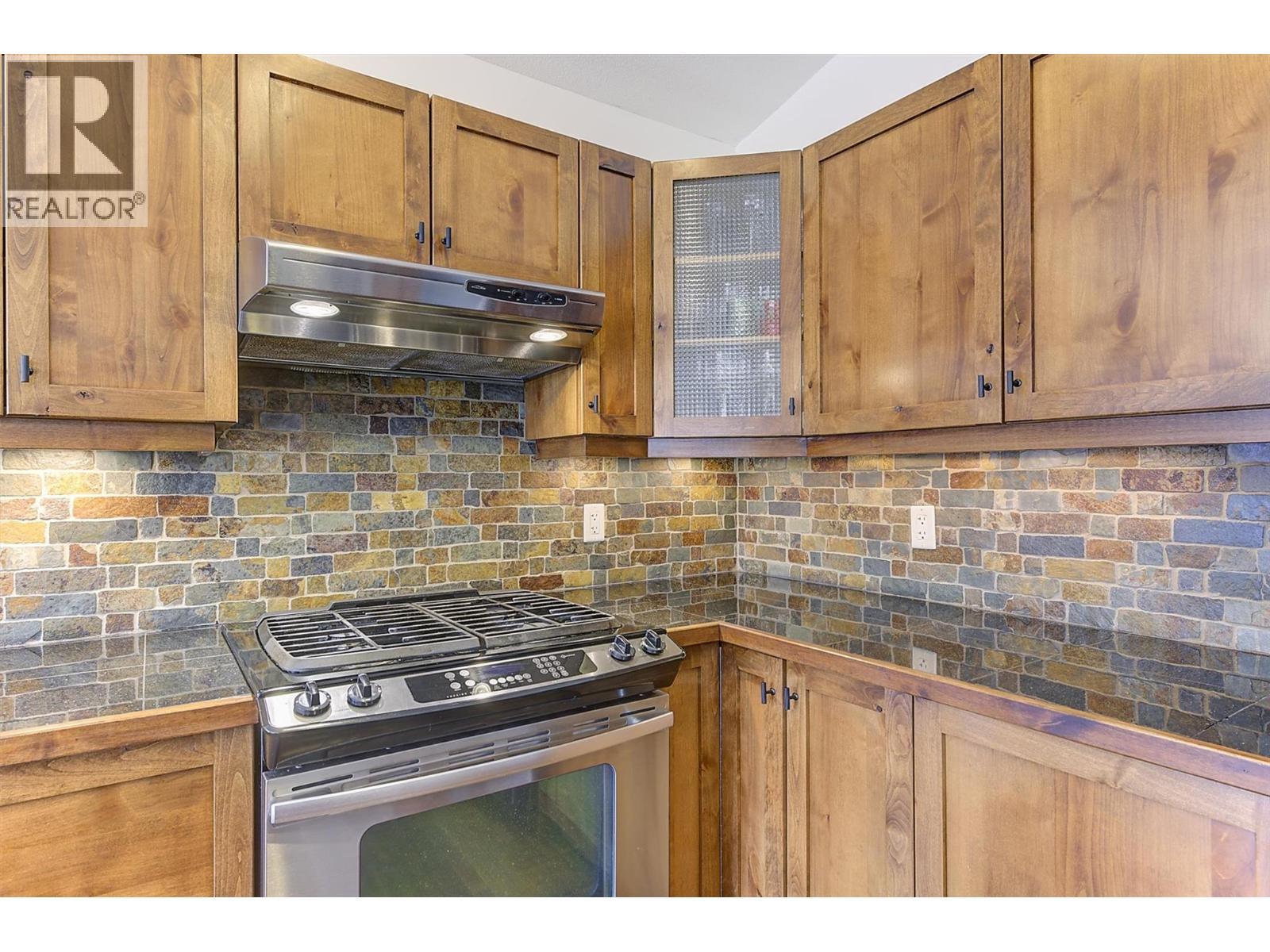 12931 East Ridge Drive, Lake Country, BC - Indoor Photo Showing Kitchen