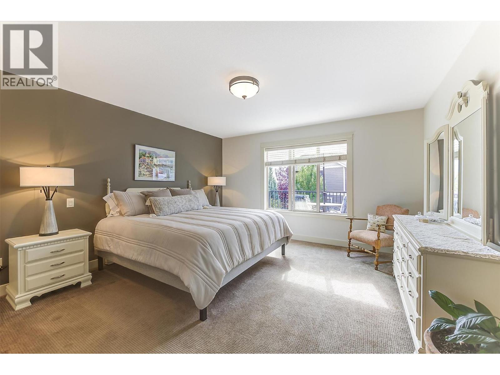 12931 East Ridge Drive, Lake Country, BC - Indoor Photo Showing Bedroom