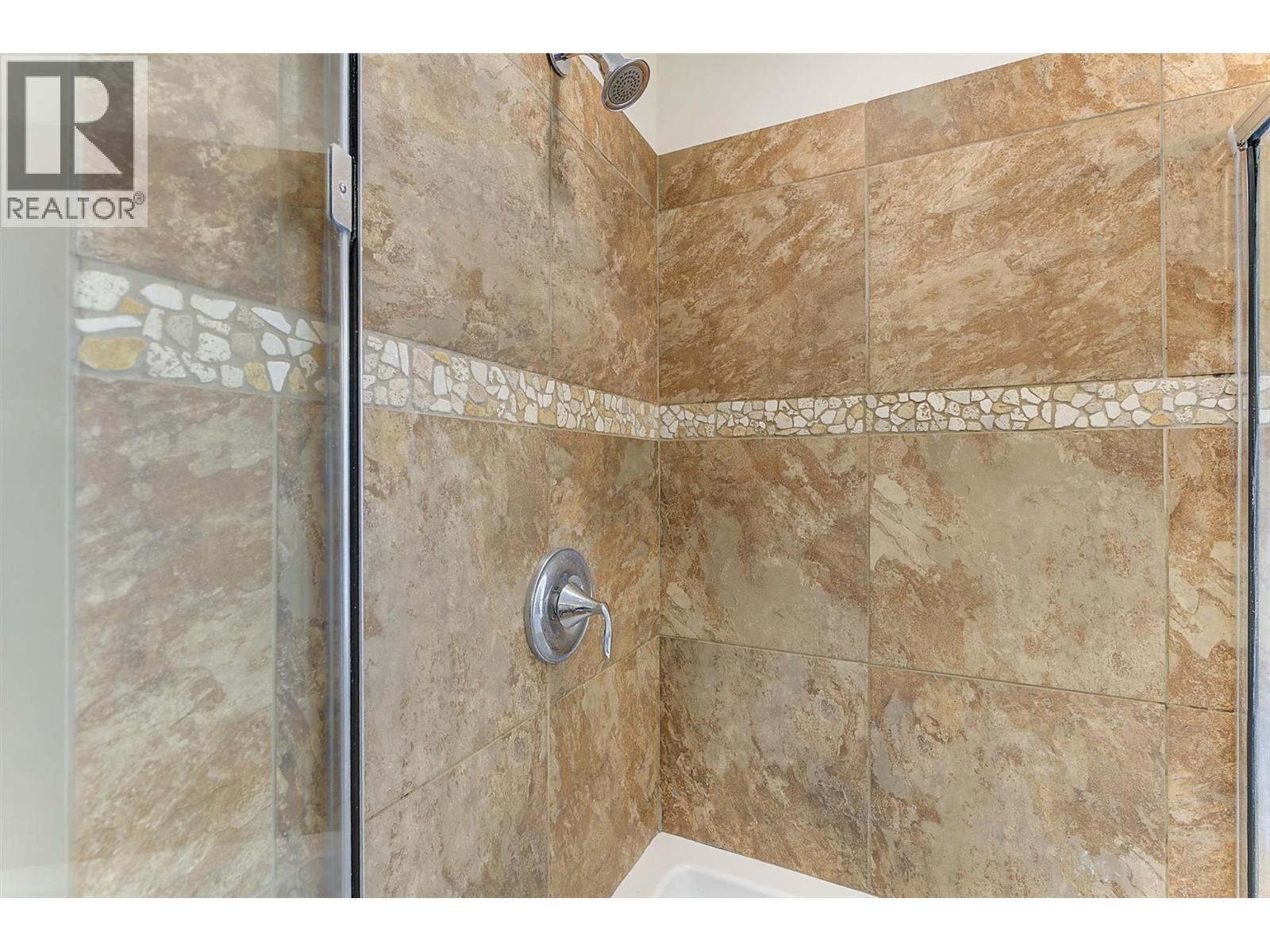 12931 East Ridge Drive, Lake Country, BC - Indoor Photo Showing Bathroom