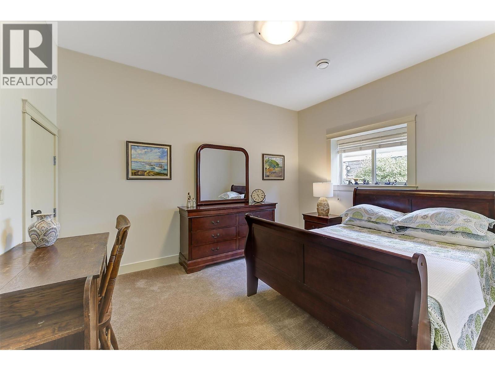 12931 East Ridge Drive, Lake Country, BC - Indoor Photo Showing Bedroom