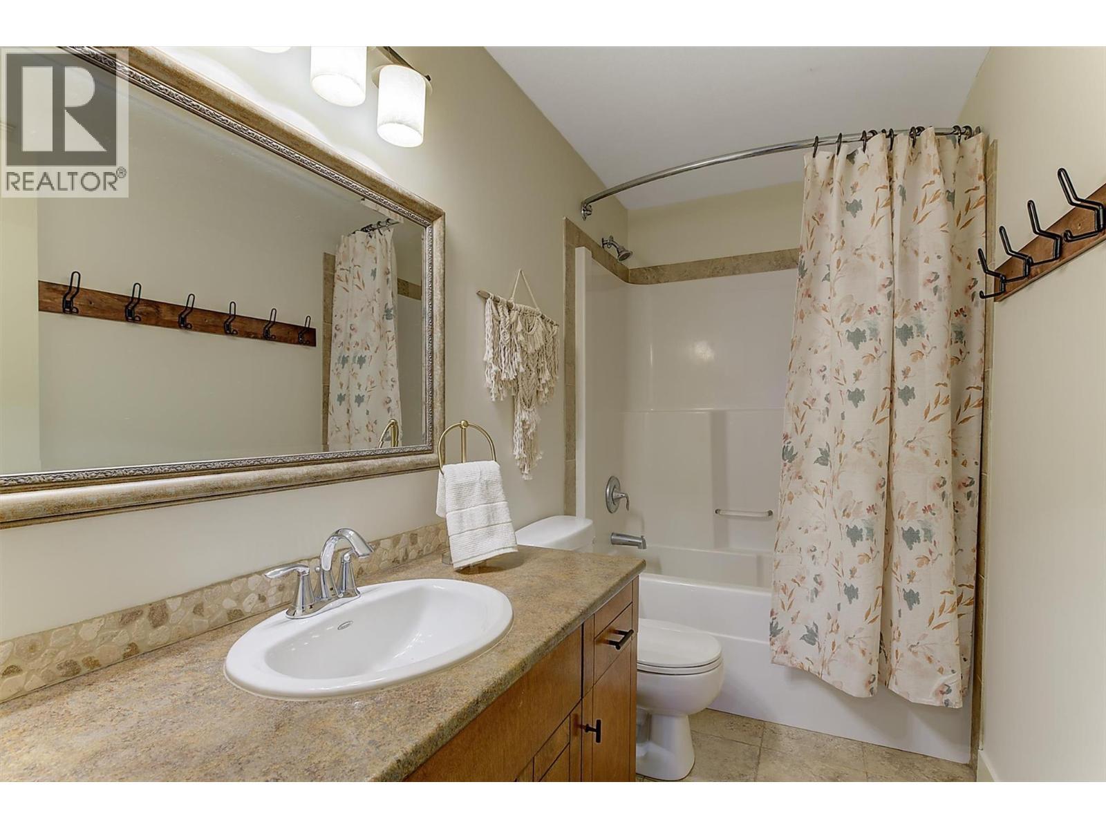 12931 East Ridge Drive, Lake Country, BC - Indoor Photo Showing Bathroom