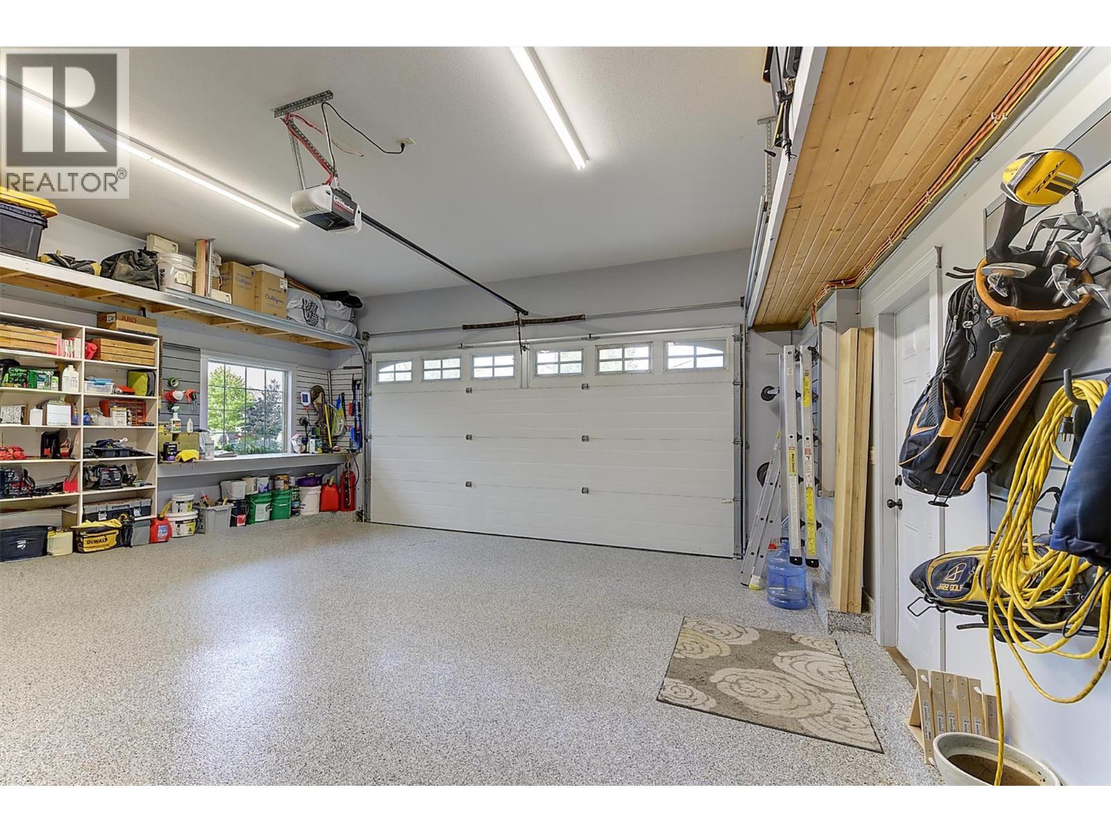 12931 East Ridge Drive, Lake Country, BC - Indoor Photo Showing Garage