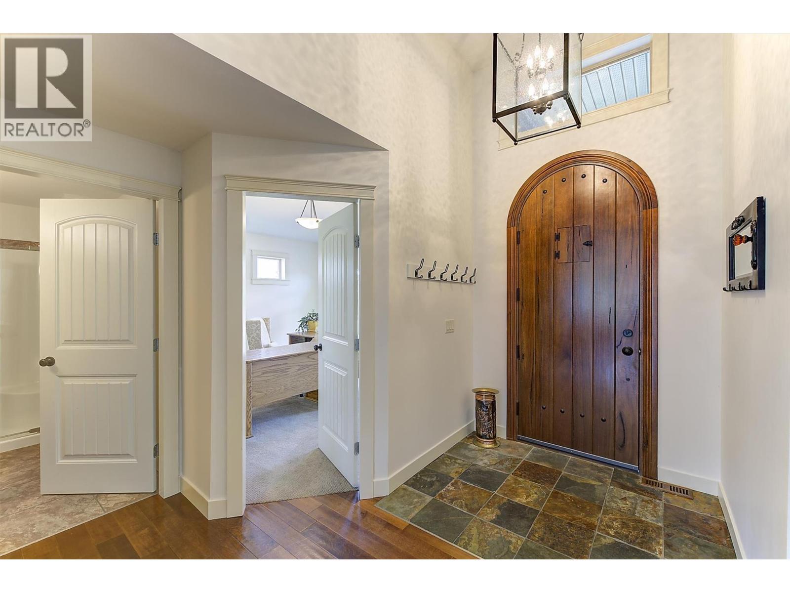 12931 East Ridge Drive, Lake Country, BC - Indoor Photo Showing Other Room