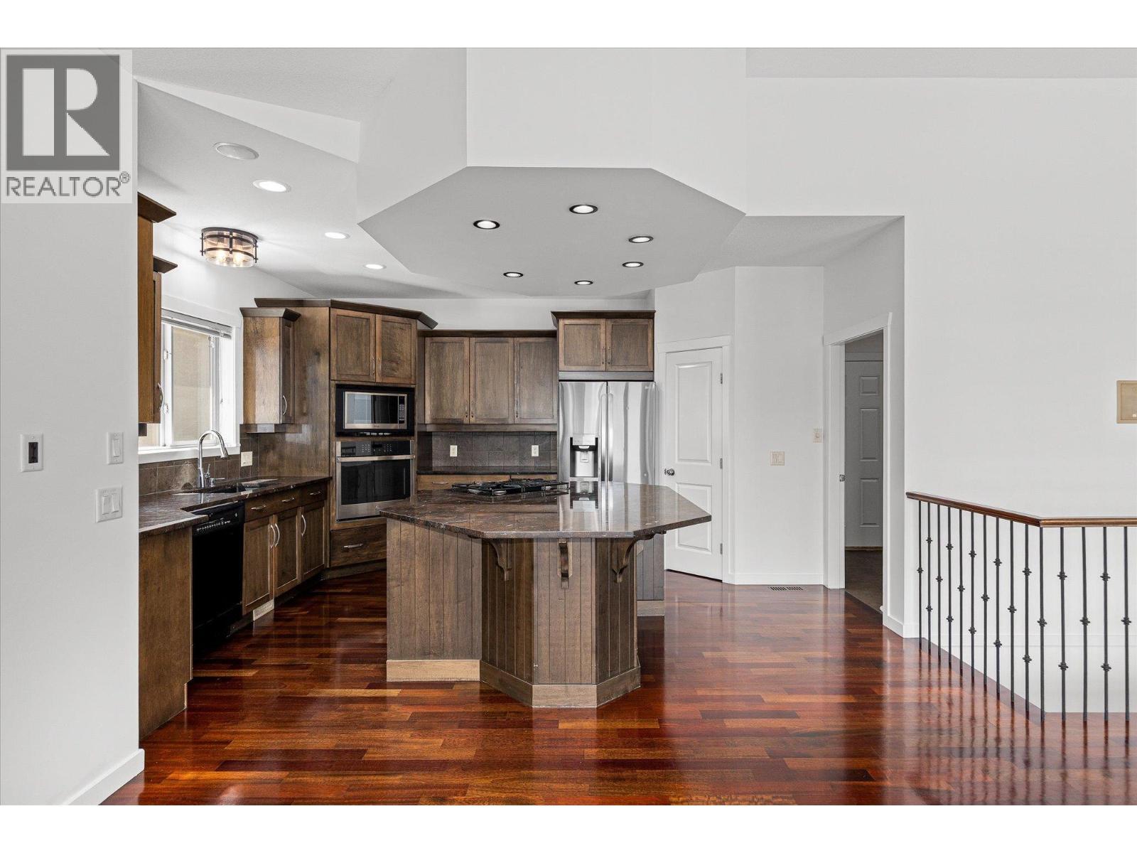 1581 Gregory Road, West Kelowna, BC - Indoor Photo Showing Kitchen