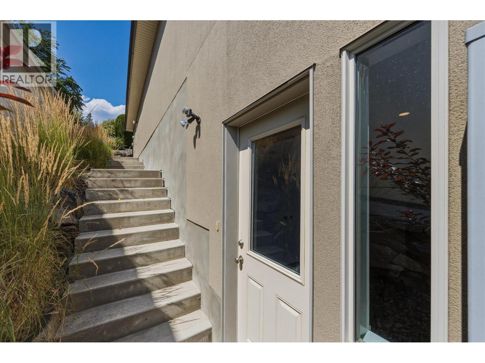 1581 Gregory Road, West Kelowna, BC - With Exterior
