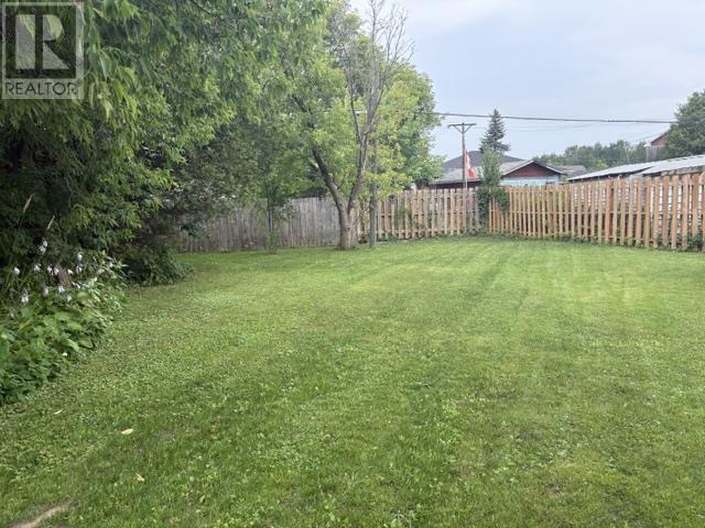 90 Henrietta Ave, Sault Ste. Marie, ON - Outdoor
