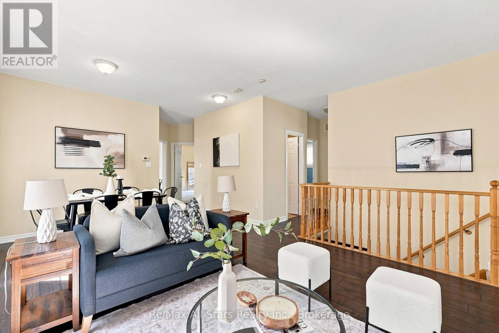 90 Roseborough Drive, Scugog (Port Perry), ON - Indoor Photo Showing Living Room