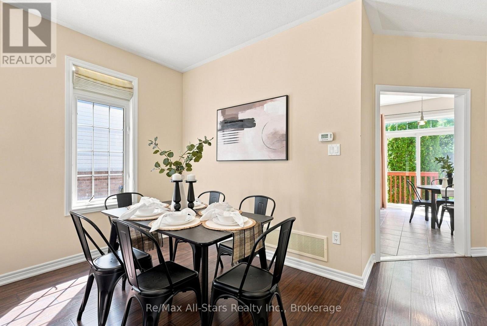 90 Roseborough Drive, Scugog (Port Perry), ON - Indoor Photo Showing Dining Room