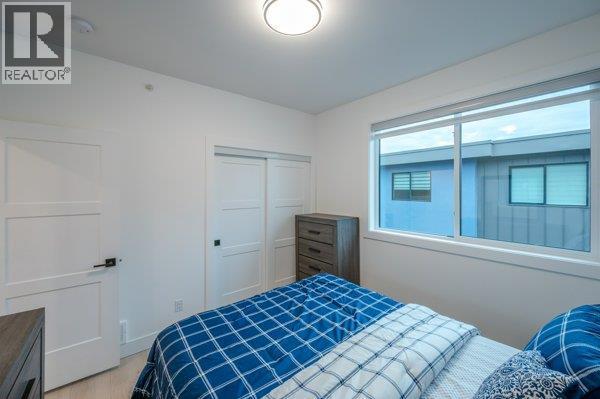 10615 Elliott Street Unit# 109, Summerland, BC - Indoor Photo Showing Bedroom