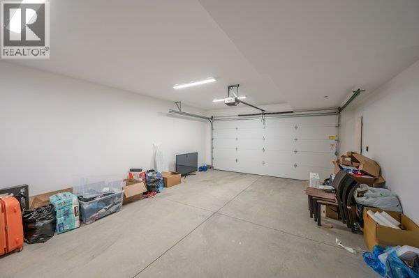 10615 Elliott Street Unit# 109, Summerland, BC - Indoor Photo Showing Garage
