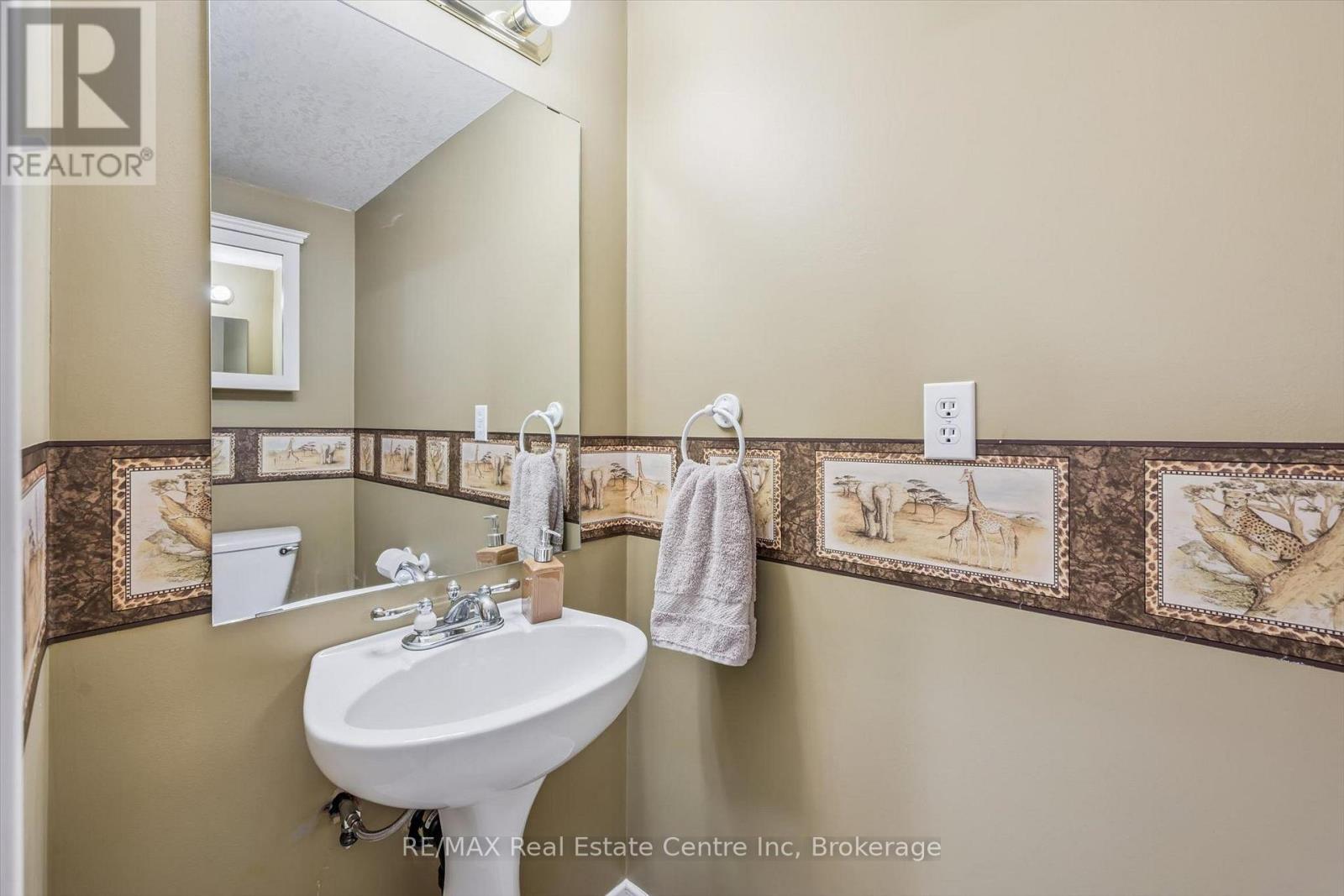 20 Pratt Place, Cambridge, ON - Indoor Photo Showing Bathroom