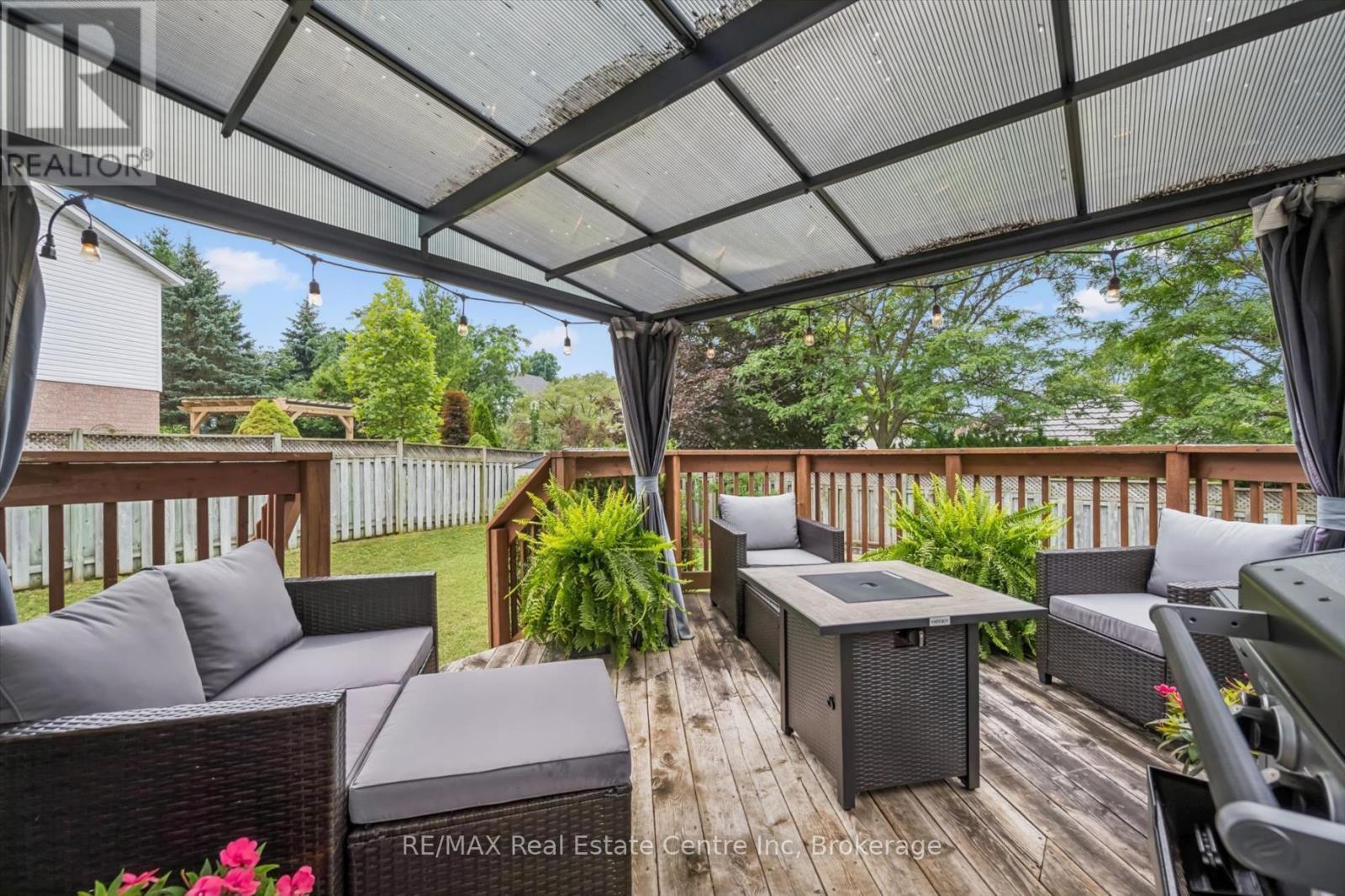 20 Pratt Place, Cambridge, ON - Outdoor With Deck Patio Veranda With Exterior