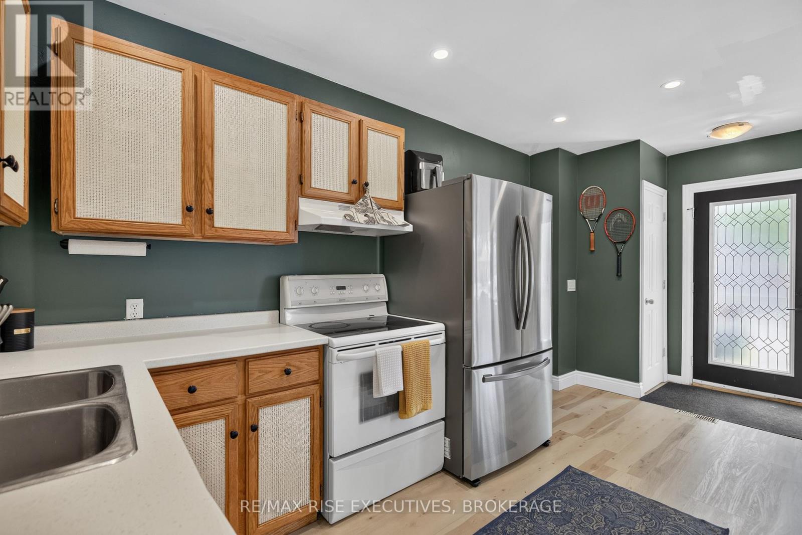 807 Brock Street, Kingston (Central City East), ON - Indoor Photo Showing Kitchen With Double Sink