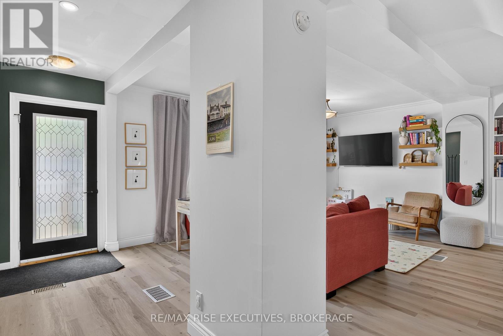 807 Brock Street, Kingston (Central City East), ON - Indoor Photo Showing Other Room
