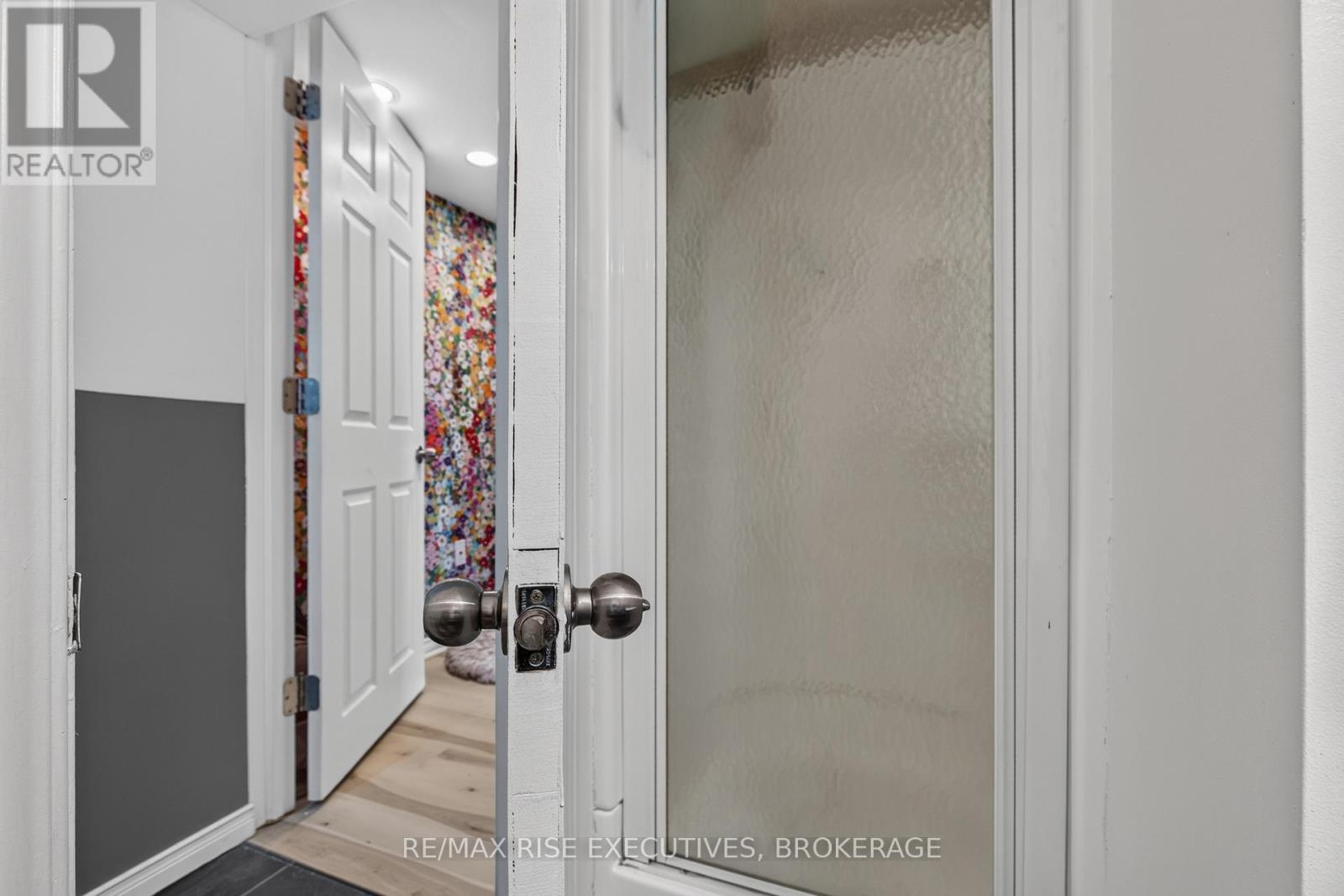 807 Brock Street, Kingston (Central City East), ON - Indoor Photo Showing Bathroom
