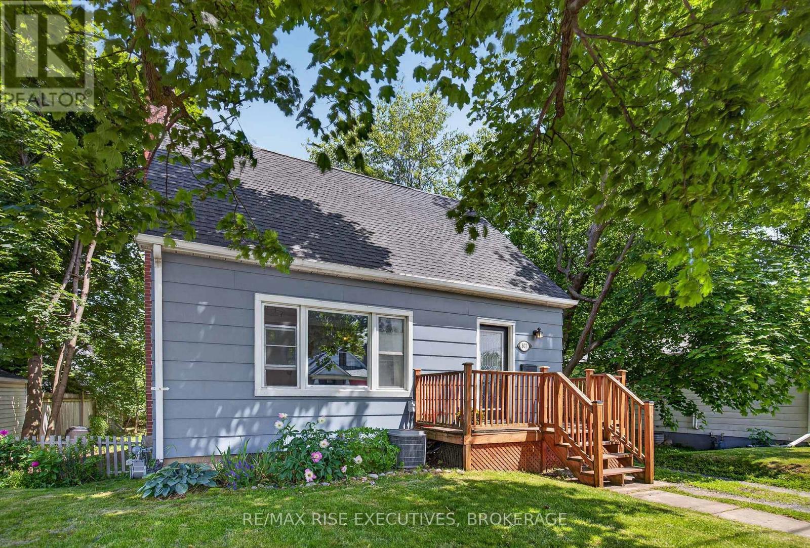 807 Brock Street, Kingston (Central City East), ON - Outdoor With Deck Patio Veranda