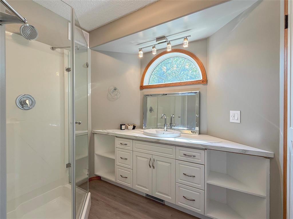 106100 43 (Treesbank) Road N, Brandon, MB - Indoor Photo Showing Bathroom
