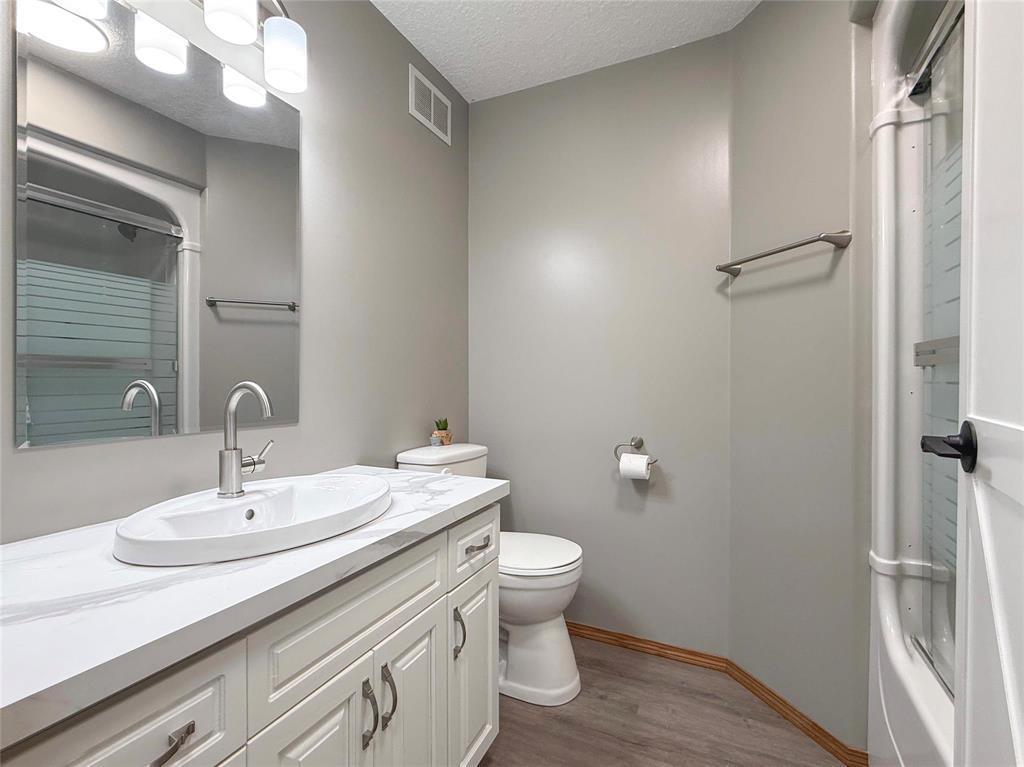 106100 43 (Treesbank) Road N, Brandon, MB - Indoor Photo Showing Bathroom