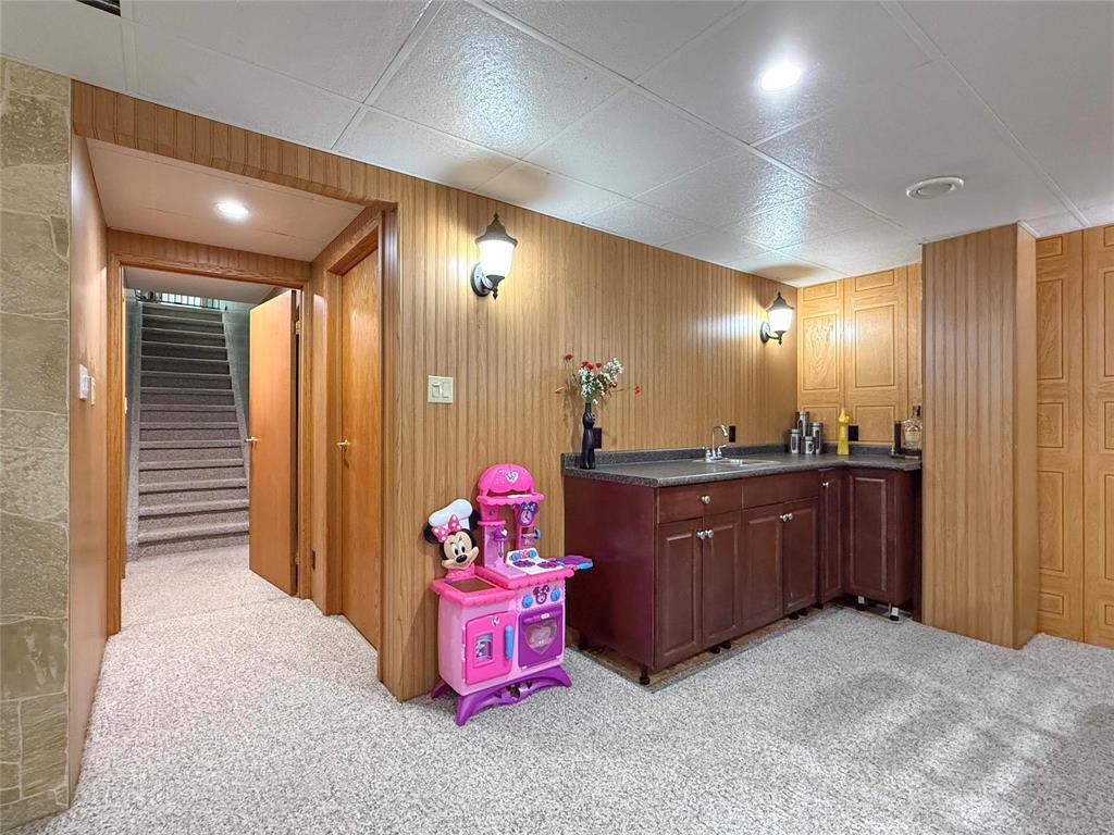 106100 43 (Treesbank) Road N, Brandon, MB - Indoor