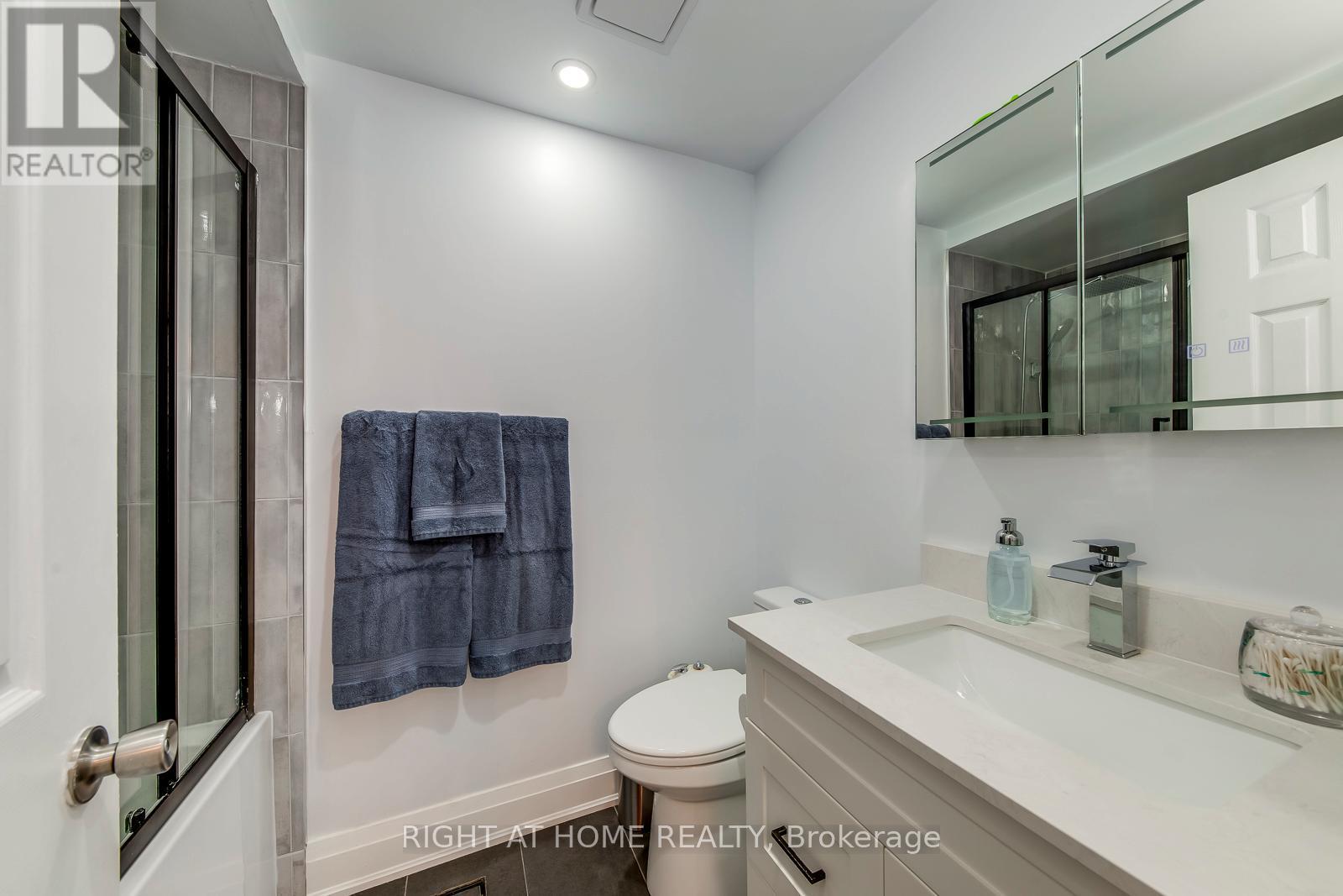 132 Ashton Crescent, Brampton, ON - Indoor Photo Showing Bathroom