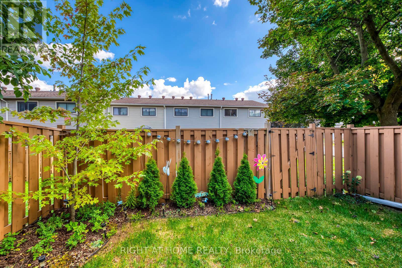 132 Ashton Crescent, Brampton, ON - Outdoor